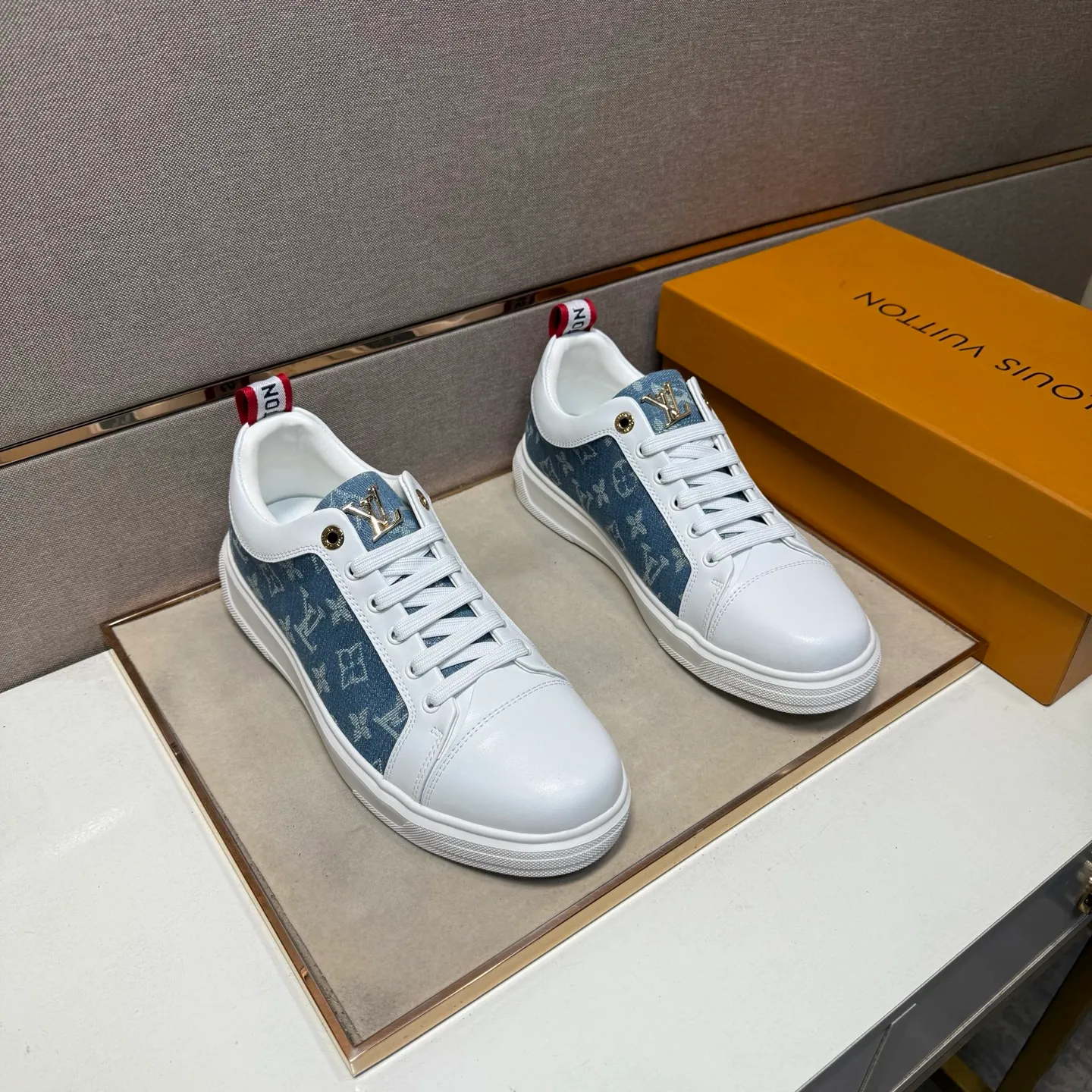⬛️Men's shoes 💰p400 [LV～] Men's casual shoes 2025z cabinet sales simultaneously 🔶Size: 38-44#️⃣ 🔷3 colors🔜The upper is made of multi-material splicing ➕Genuine leather lining, comfortable and breathable, sole: original comfortable and wear-resistant outsole, ⚠️real thing📱photographed🎬real thing is better📢📢📢